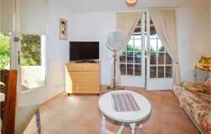 Appartements Amazing apartment in Coti Chiavari with WiFi and 1 Bedrooms : photos des chambres