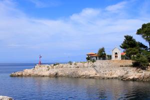 Apartments by the sea Veli Losinj, Losinj - 19196