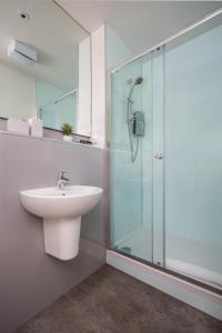 Modern Studio Apartment in prime central location