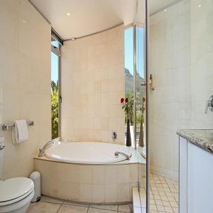 Lions View Villa & Apartment