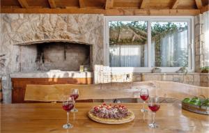 Three-Bedroom Holiday Home In Vinovo Donje