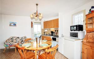 Appartements Beautiful apartment in Le Barcars with 1 Bedrooms and WiFi : photos des chambres