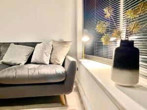 Lakeside View With Hot Tub