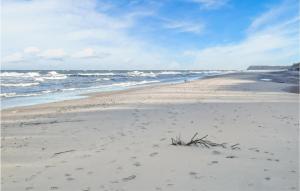 2 Bedroom Lovely Home In Wicie