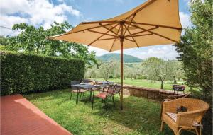 2 Bedroom Lovely Home In Trequanda Si