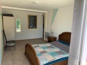 Maisons de vacances Magnifique bas de villa deux chambres situe pres des plages et du golf : photos des chambres