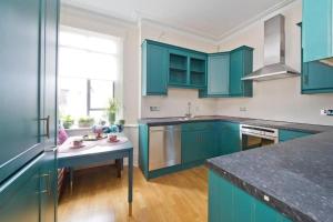 Stylish London Getaway in the Heart of the City