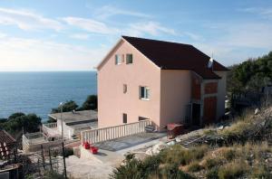 Apartments by the sea Bilo, Primosten - 4806 