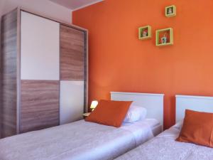 Apartments with a parking space Grebastica, Sibenik - 4882