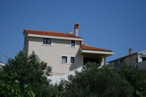 Apartments with a parking space Murter - 5115