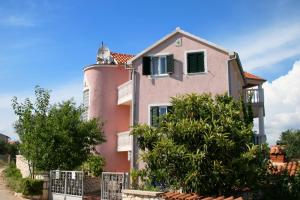 Apartments with parking space Jezera, Murter - 5121