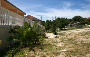 Apartments with a parking space Jezera, Murter - 5107