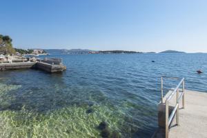 Apartments by the sea Brodarica, Sibenik - 5736 