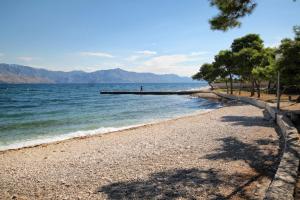 Apartments with a parking space Supetar, Brac - 5670