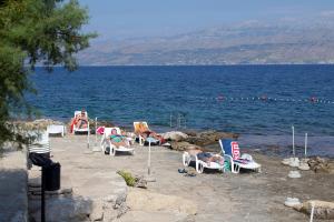 Apartments by the sea Postira, Brac - 5660