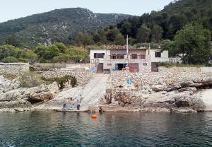 Seaside secluded apartments Cove Virak, Hvar - 6969