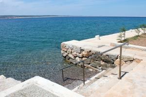 Apartments by the sea Starigrad, Paklenica - 6609 