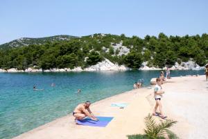 Apartments with a parking space Tribunj, Vodice - 8369