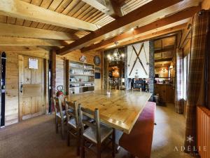 Chalets Chalet Montvalezan-La Rosiere, 9 pieces, 14 personnes - FR-1-398-647 : photos des chambres