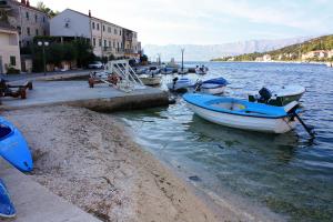 Apartments by the sea Povlja, Brac - 12352