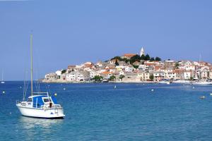 Apartments by the sea Primosten 12427