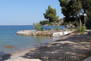 Apartments by the sea Starigrad, Paklenica - 3331