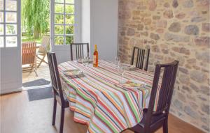 Maisons de vacances Pet Friendly Home In Erquy With Wifi : photos des chambres