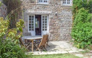 Maisons de vacances Pet Friendly Home In Erquy With Wifi : photos des chambres