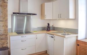 Maisons de vacances Pet Friendly Home In Erquy With Wifi : photos des chambres