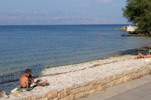 Family friendly apartments with a swimming pool Sutivan, Brac - 15665