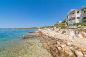 Apartments by the sea Zdrelac, Pasman - 15911