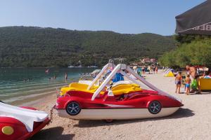 Apartments by the sea Grebastica, Sibenik - 966 