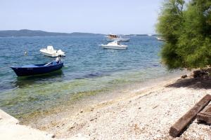 Apartments by the sea Brodarica, Sibenik - 4195