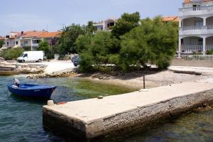 Apartments by the sea Brodarica, Sibenik - 4195 