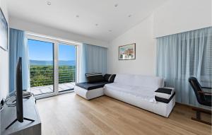 4 Bedroom Amazing Home In Sibenik 