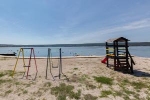 Apartments with a parking space Krusevo, Novigrad - 16581 