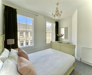South Bridge Apartment
