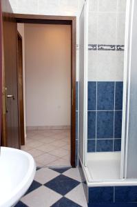 Apartments with a parking space Grebastica, Sibenik - 4866