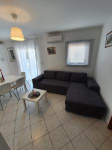 Apartments with a parking space Grebastica, Sibenik - 4882