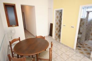 Apartments by the sea Jezera, Murter - 5063