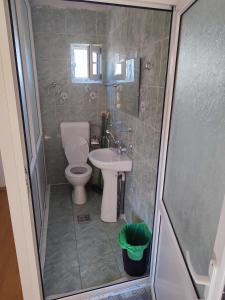 Hostel EMY Camere cu baie proprie aproape de plaja 3 Papuci