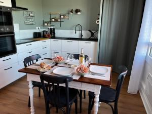 Lostendro, appartements vue port : photos des chambres