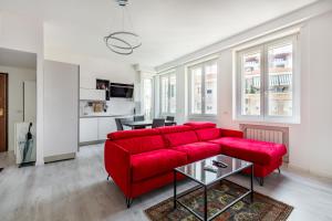 GuestHost - Garibaldi & Gae Aulenti Modern Apt with Private Parking!