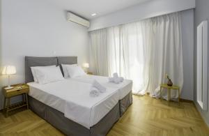 Lush 2bed apt at the Acropolis