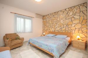 Apartments by the sea Milna, Vis - 8917