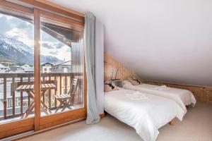 Nice 55 M With Balconies And Mont Blanc View