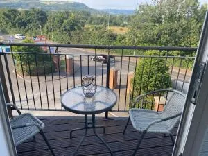 Hastings Apartments Extra Large Self Catering Apt Tourism Certified Free Parking WiFi - Straid