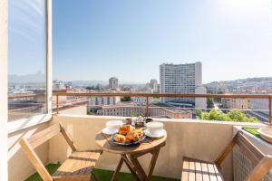 ROCCA BIANCA - Sur la roche face à la mer et la bonne mère