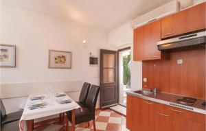 One-Bedroom Apartment In Pucisca