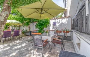 Awesome Apartment In Jadranovo With Wifi 